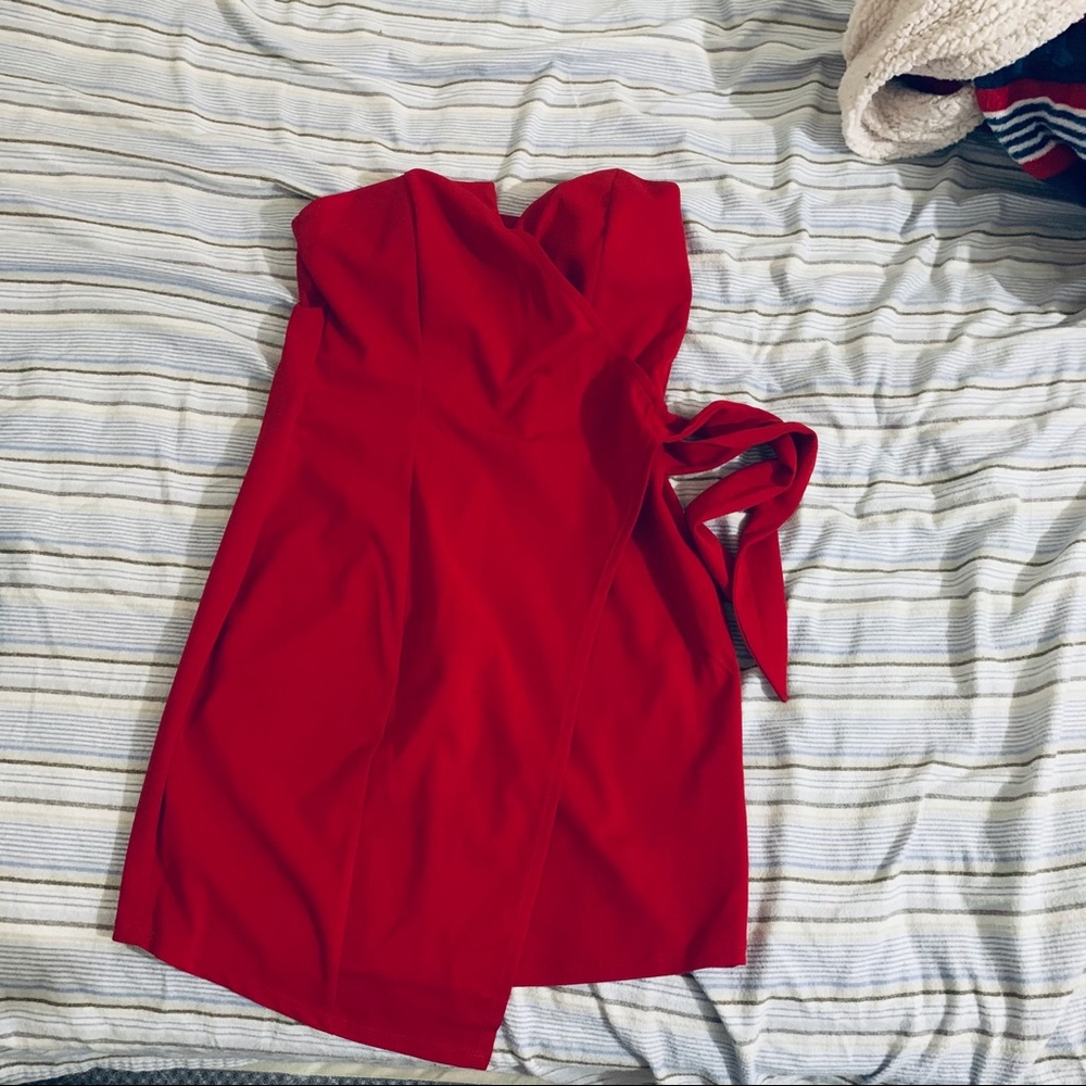 Sleeveless dress v neck